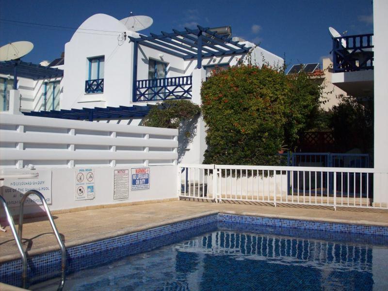 Apartamento Central Gem - 10 Min Walk To The Sea, Harbor And Mall Paphos Exterior foto